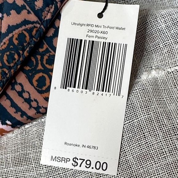 Vera Bradley Fern Paisley Design Ultralight RFID Mini Tri-Fold Wallet NWT - Picture 4 of 16